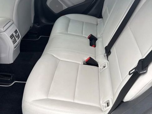 Used 2014 Mercedes-Benz CLA 250 image 4