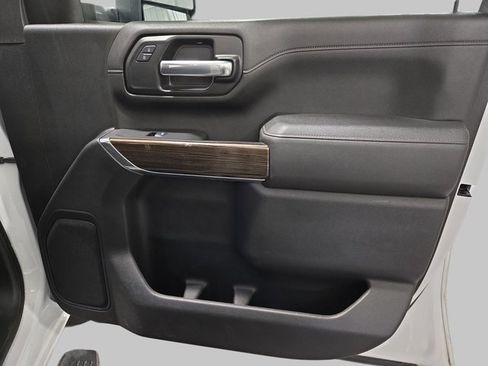 Used 2020 Chevrolet Silverado 2500 LT w/ Z71 Off-Road Package image 11