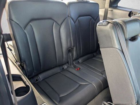 Used 2018 Audi Q7 3.0T Premium image 19