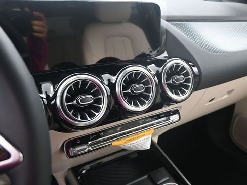 New 2025 Mercedes-Benz GLA 250 image 3