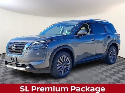 New 2025 Nissan Pathfinder SL image 3