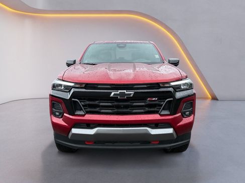 Used 2024 Chevrolet Colorado Z71 w/ Z71 Convenience Package 2 AWD/4WD image 8