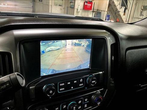 Used 2018 Chevrolet Silverado 1500 LT w/ LT Convenience Package image 14