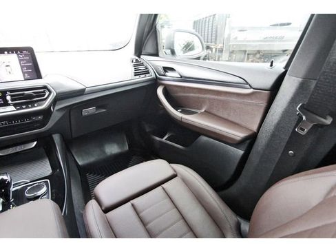 Used 2024 BMW X3 sDrive30i w/ Premium Package w/ZPA RWD image 9