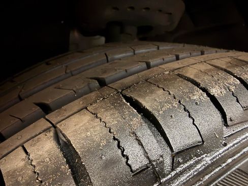 Used 2017 Chevrolet Cruze LT w/ RS Package image 9