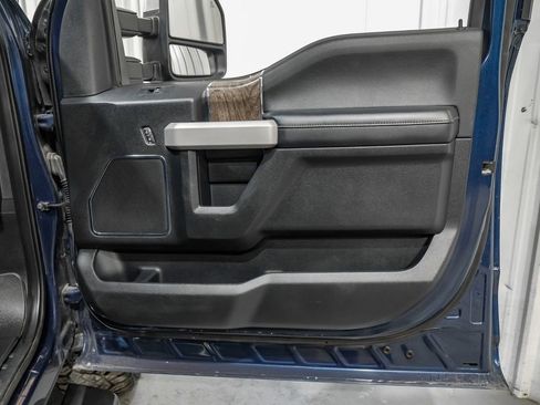 Used 2019 Ford F250 Lariat w/ Lariat Ultimate Package image 44