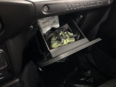 Used 2022 Jeep Wrangler Unlimited Sport image 45