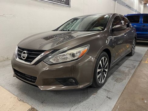 Used 2017 Nissan Altima 2.5 SV FWD image 4