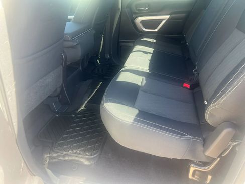 Used 2019 Nissan Titan SV AWD/4WD image 12