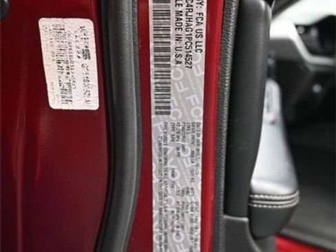 Used 2023 Jeep Grand Cherokee Laredo image 14