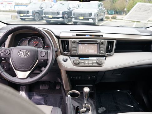Used 2014 Toyota RAV4 Limited image 14