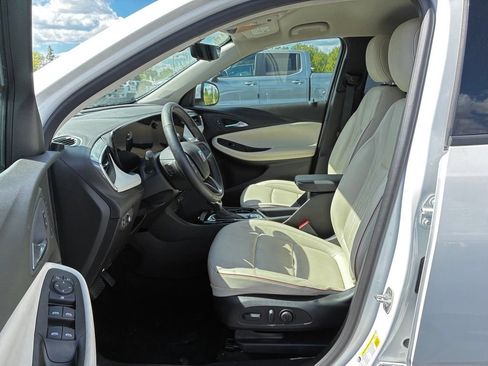 Used 2025 Buick Encore GX Avenir w/ Avenir Technology Package AWD/4WD image 9