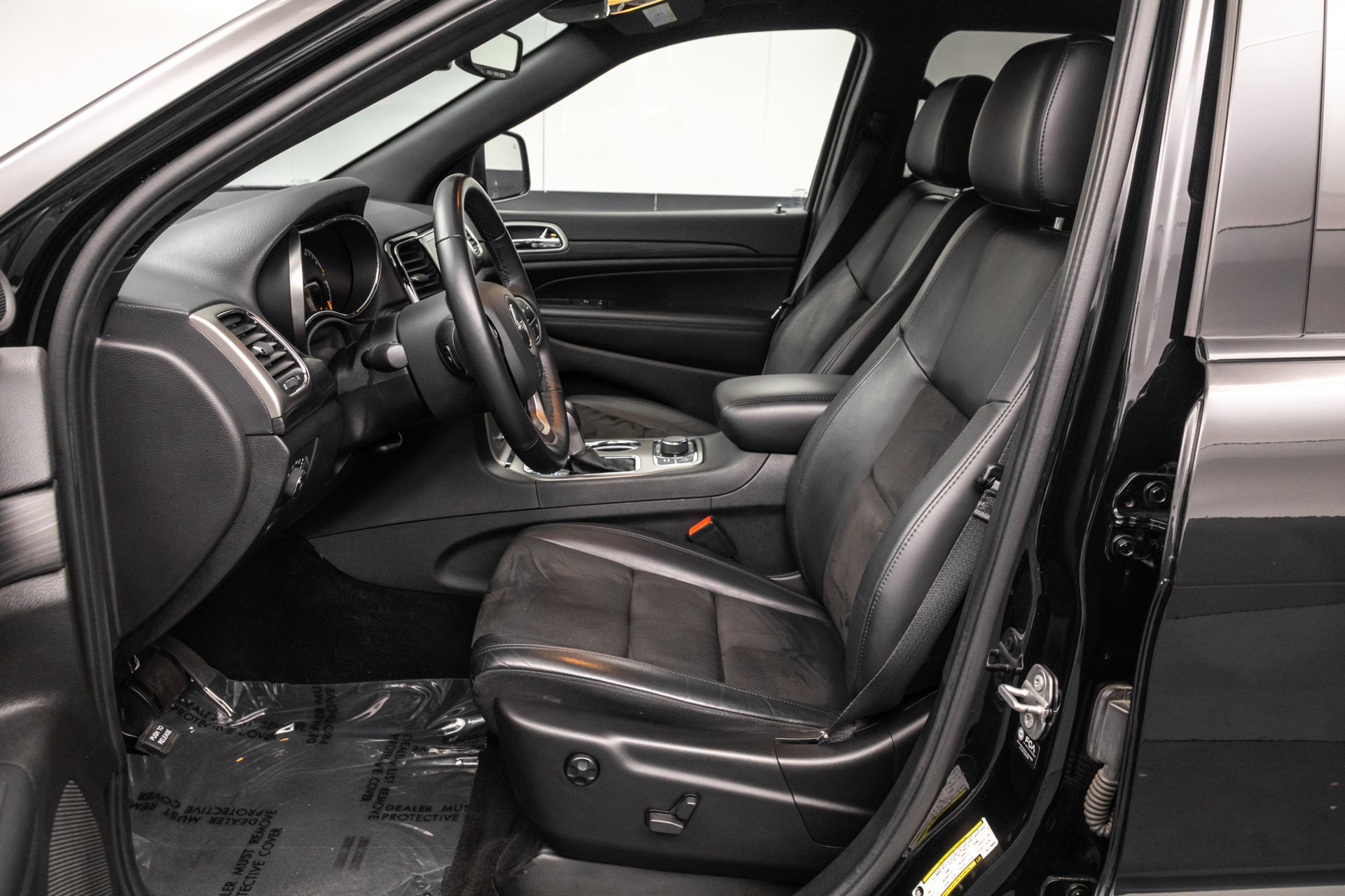 Used 2022 Jeep Grand Cherokee Laredo X AWD/4WD image 6