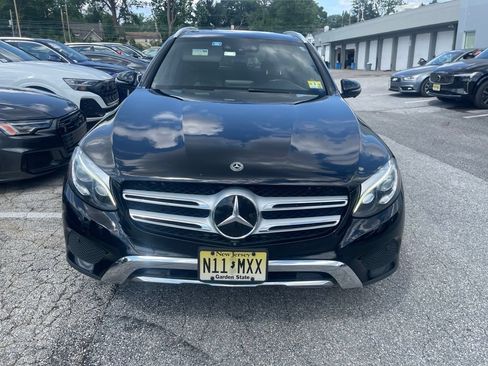 Used 2019 Mercedes-Benz GLC 300 4MATIC image 2