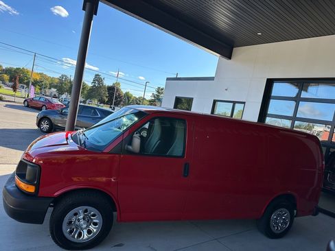 Used 2014 Chevrolet Express 1500 AWD image 4