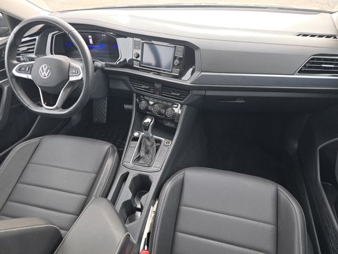 Used 2024 Volkswagen Jetta SE image 16
