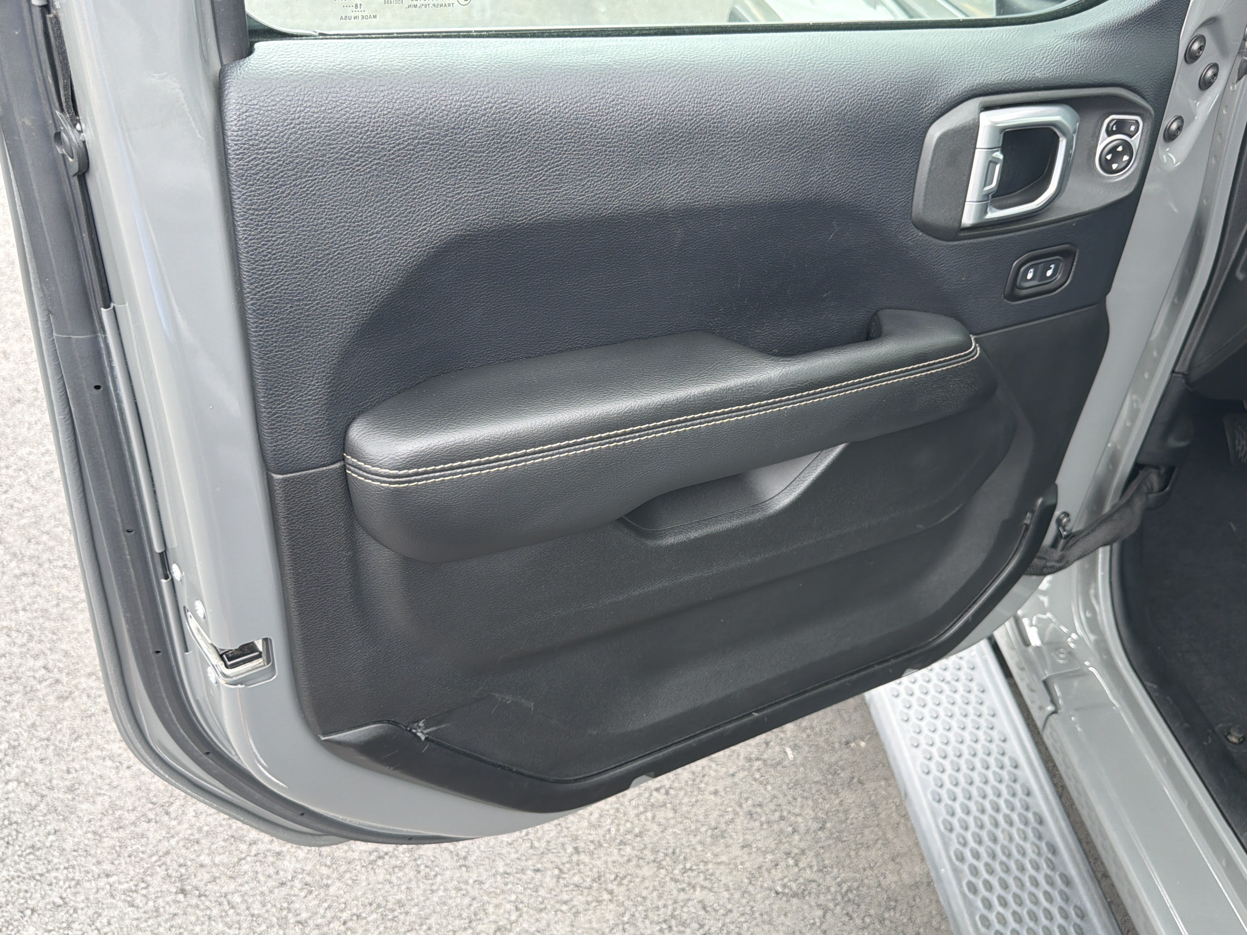 Used 2018 Jeep Wrangler Unlimited Sahara AWD/4WD image 10
