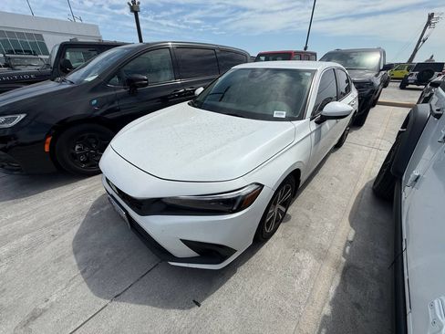 Used 2024 Honda Civic LX image 1