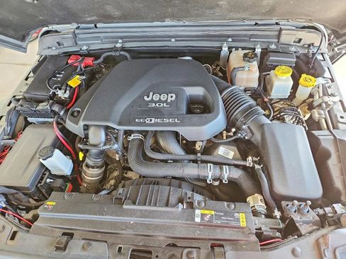 Used 2022 Jeep Gladiator Overland w/ Popular Equipment Package AWD/4WD image 11
