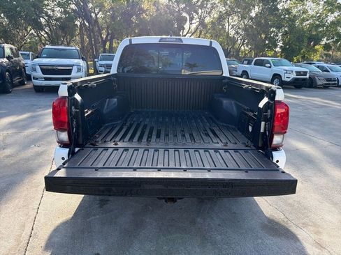 Used 2018 Toyota Tacoma TRD Sport w/ Technology Package image 32