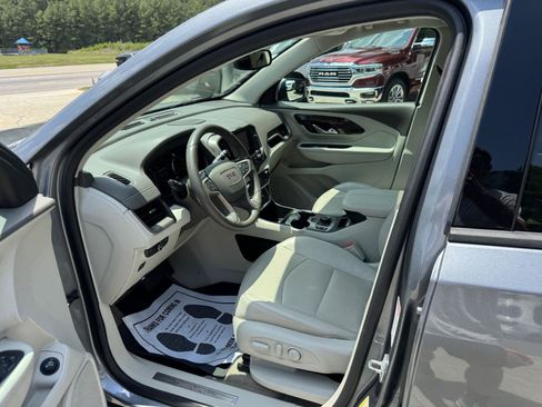 Used 2020 GMC Terrain Denali w/ Denali Premium Package AWD/4WD image 2