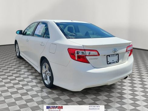 Used 2014 Toyota Camry SE w/ Leather Package FWD image 3
