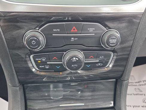 Used 2019 Chrysler 300 Touring L w/ Quick Order Package 22F RWD image 21