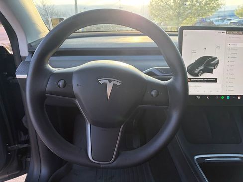 Used 2021 Tesla Model Y Long Range image 27