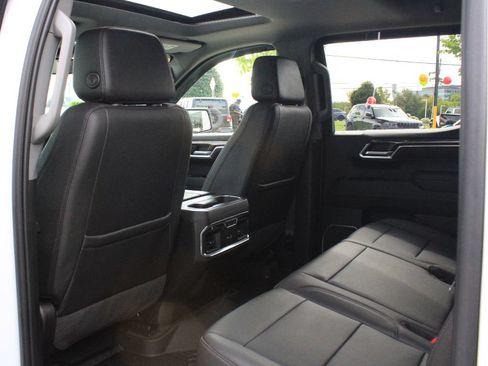 Used 2022 Chevrolet Silverado 1500 LTZ w/ LTZ Premium Package AWD/4WD image 32