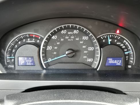 Used 2012 Toyota Camry LE image 16