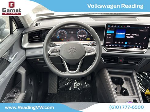 New 2025 Volkswagen Tiguan SE image 12