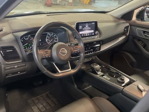 Used 2021 Nissan Rogue SL image 3