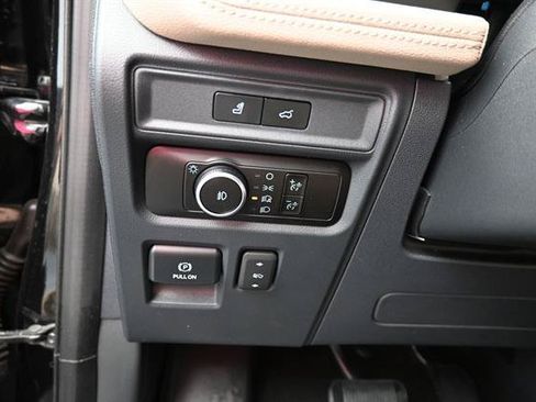 Used 2023 Ford Expedition Limited RWD image 8
