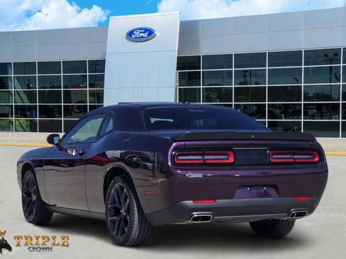Used 2022 Dodge Challenger SXT w/ Blacktop Package image 4
