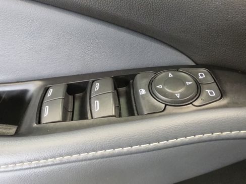 Used 2023 Buick Enclave Essence AWD/4WD image 16