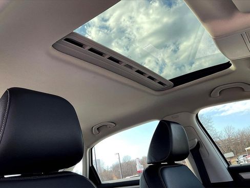 Used 2022 Volkswagen Passat 2.0T SE image 17