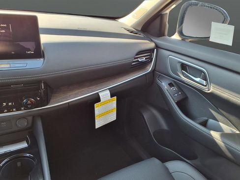 New 2026 Nissan Rogue Platinum w/ Platinum Premium Package image 18