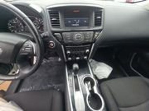 Used 2020 Nissan Pathfinder SV FWD image 16