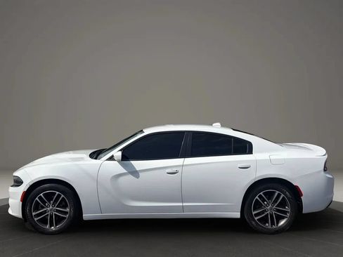 Used 2019 Dodge Charger SXT AWD/4WD image 2