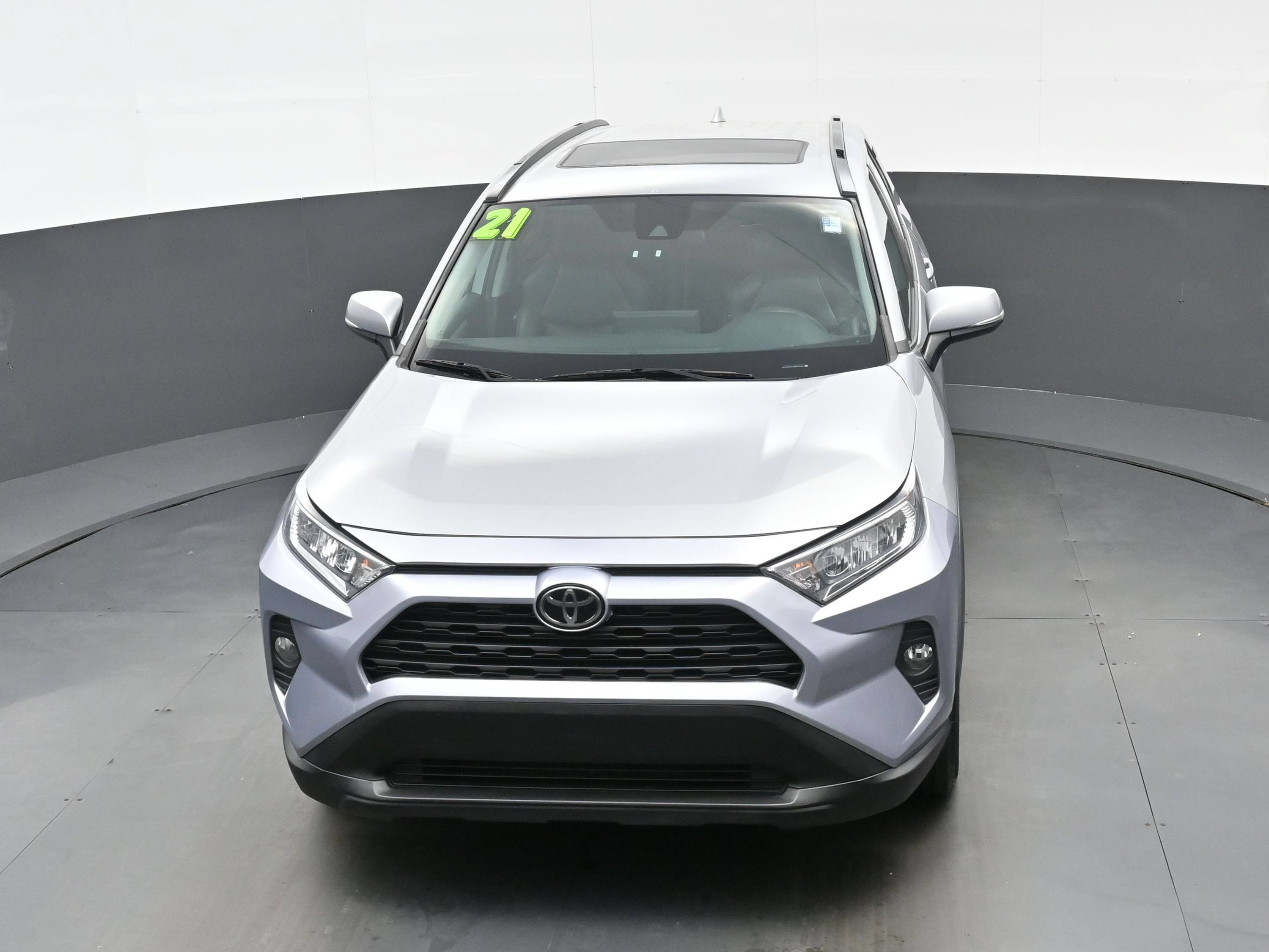 Used 2021 Toyota RAV4 XLE AWD/4WD image 40