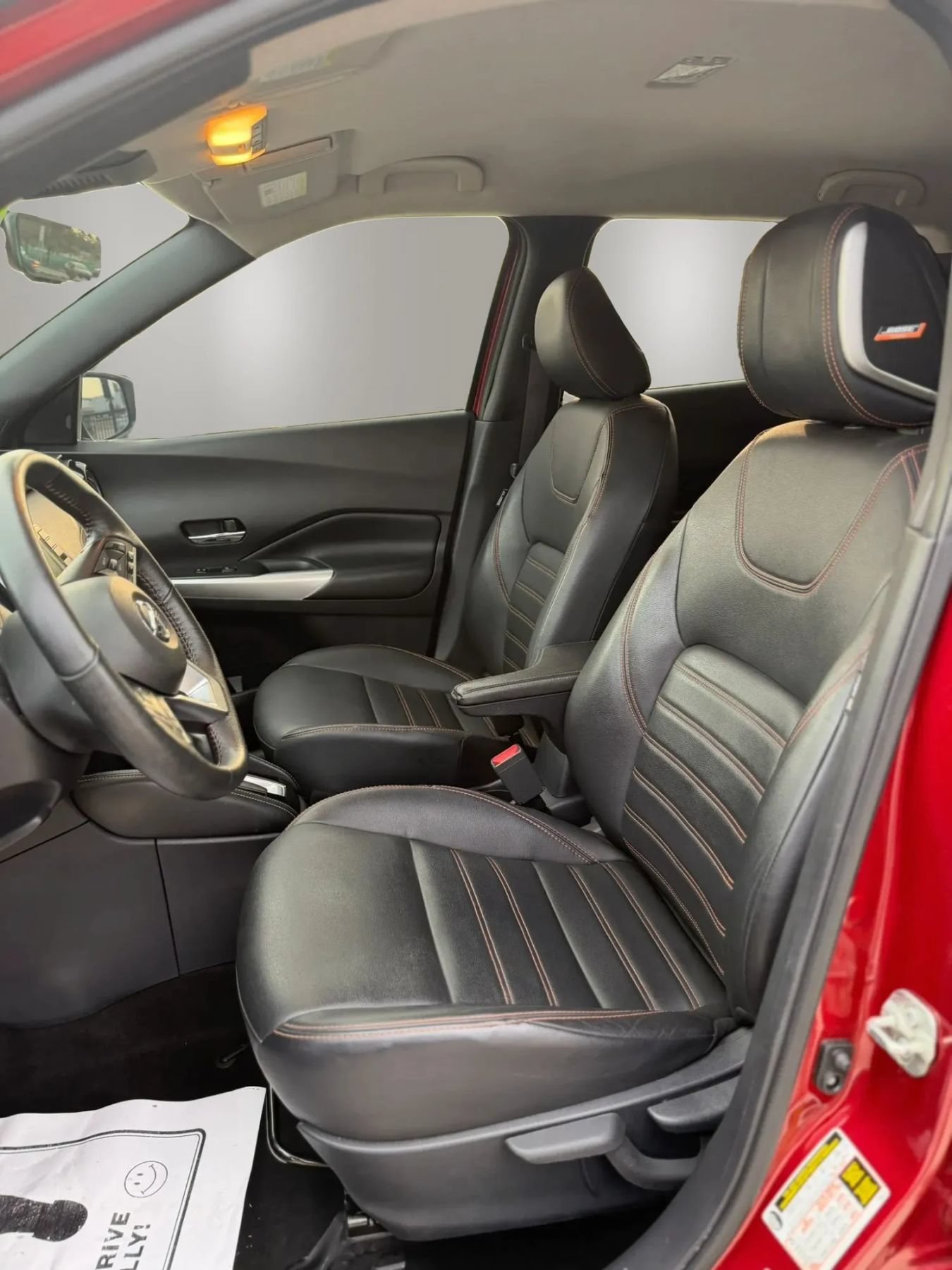 Used 2020 Nissan Kicks SR w/ SR Premium Package FWD image 11