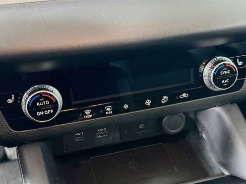 Used 2024 Mitsubishi Outlander SE image 24