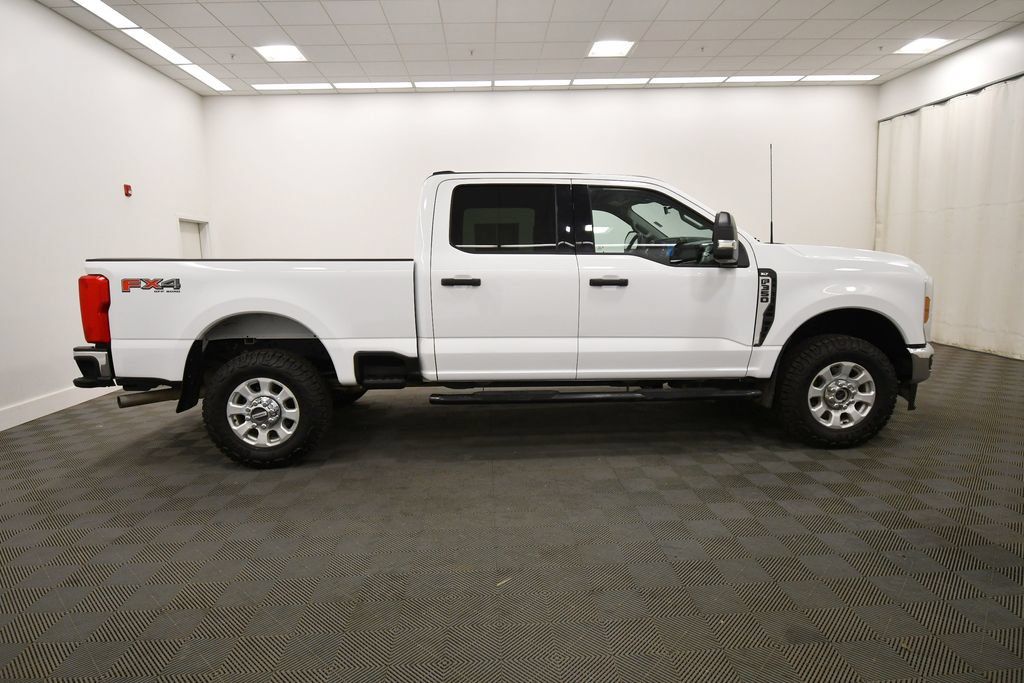 Used 2024 Ford F350 XLT w/ FX4 Off-Road Package AWD/4WD image 9