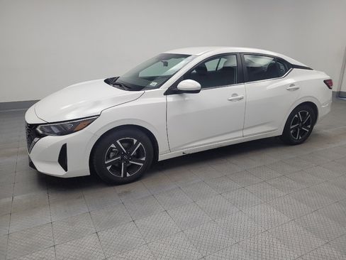 Used 2024 Nissan Sentra SV image 2