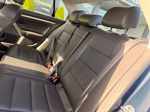 Used 2005 Volkswagen Jetta 2.5 image 10