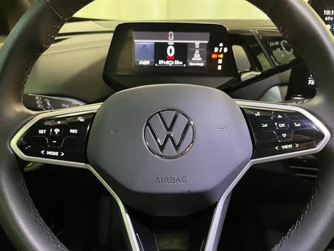 Used 2023 Volkswagen ID.4 Pro image 18