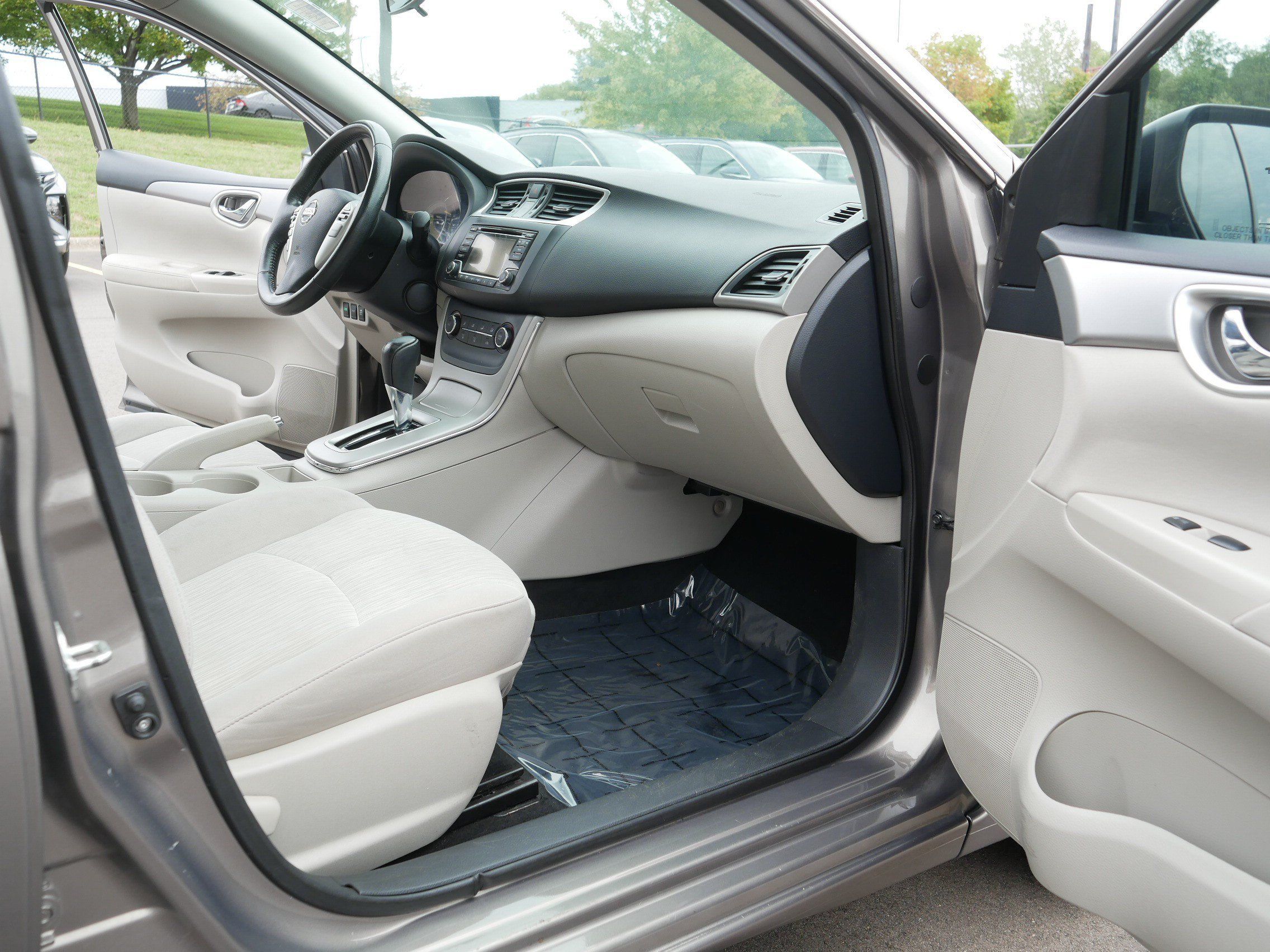 Used 2015 Nissan Sentra SV w/ Style Package FWD image 19