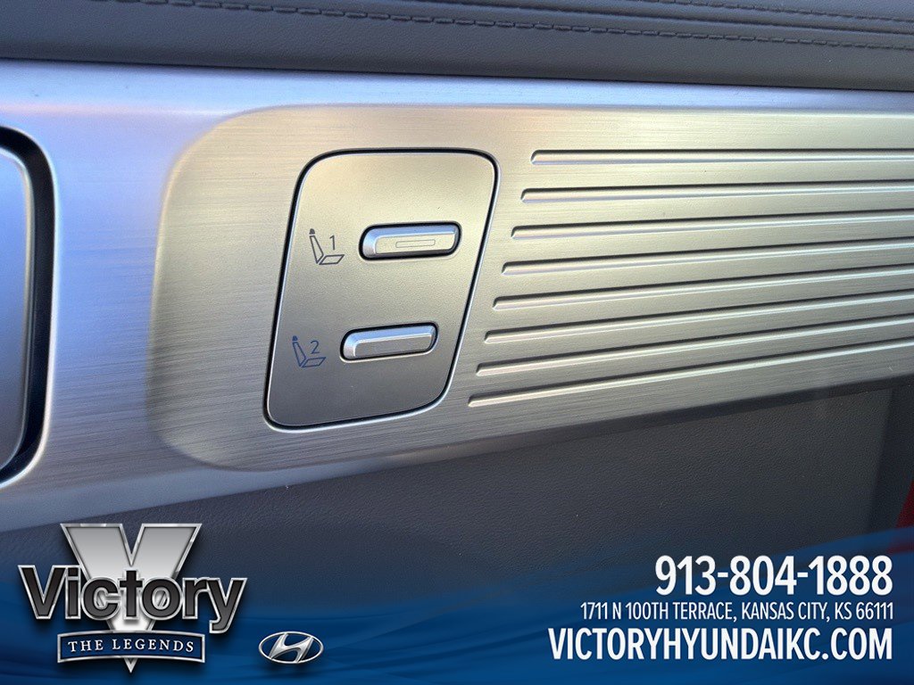Used 2024 Hyundai Santa Fe Limited FWD image 12