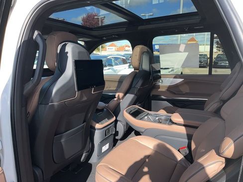 New 2025 Lincoln Navigator L Black Label image 18