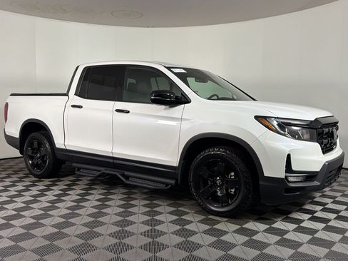 Used 2025 Honda Ridgeline Black Edition image 6
